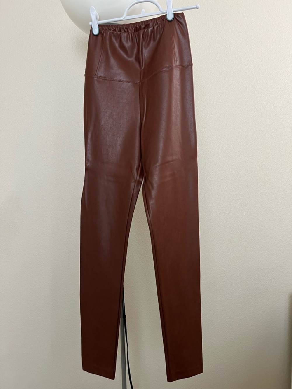 Never worn Aritzia Wilfred Faux Leather Leggings - Brown